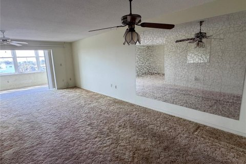 Copropriété à vendre à Saint Petersburg, Floride: 1 chambre, 106.37 m2 № 2150068 - photo 4