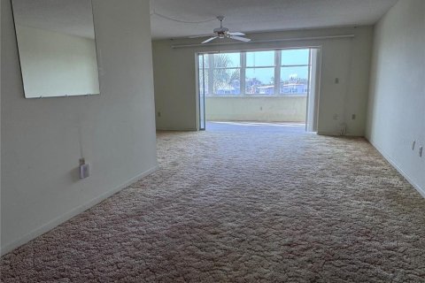 Copropriété à vendre à Saint Petersburg, Floride: 1 chambre, 106.37 m2 № 2150068 - photo 5