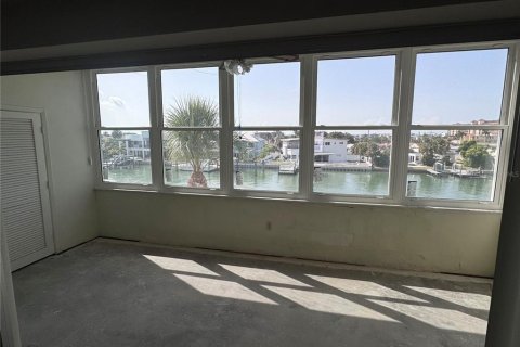 Copropriété à vendre à Saint Petersburg, Floride: 1 chambre, 106.37 m2 № 2150068 - photo 14