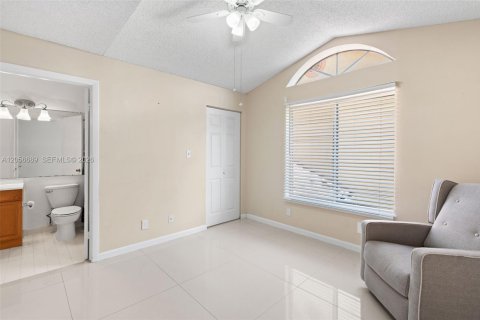 Copropriété à vendre à Coral Springs, Floride: 2 chambres, 96.99 m2 № 2168110 - photo 10