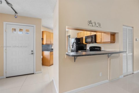 Copropriété à vendre à Coral Springs, Floride: 2 chambres, 96.99 m2 № 2168110 - photo 13