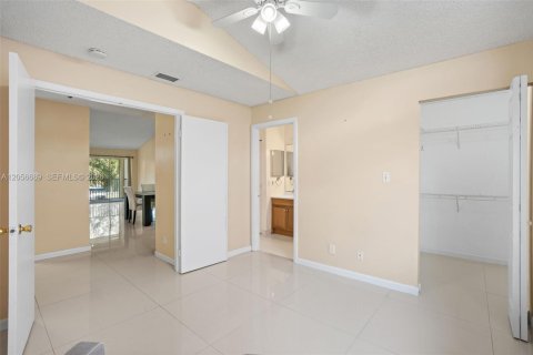 Copropriété à vendre à Coral Springs, Floride: 2 chambres, 96.99 m2 № 2168110 - photo 7