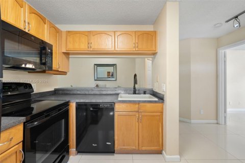 Copropriété à vendre à Coral Springs, Floride: 2 chambres, 96.99 m2 № 2168110 - photo 16