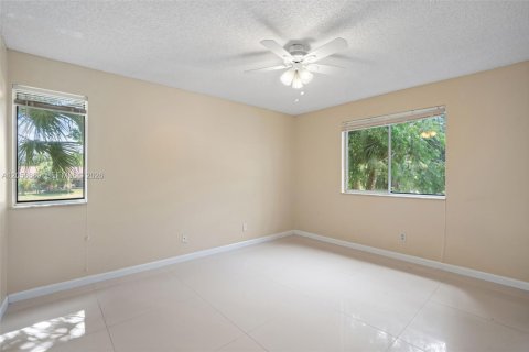 Copropriété à vendre à Coral Springs, Floride: 2 chambres, 96.99 m2 № 2168110 - photo 24