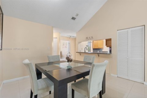 Copropriété à vendre à Coral Springs, Floride: 2 chambres, 96.99 m2 № 2168110 - photo 18