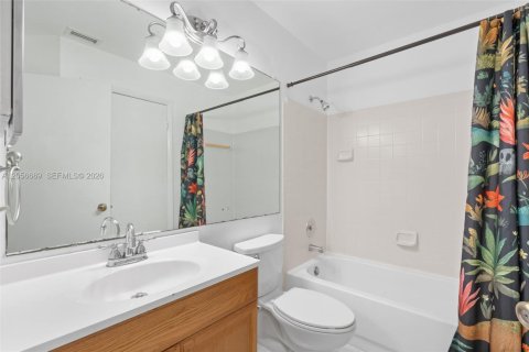 Copropriété à vendre à Coral Springs, Floride: 2 chambres, 96.99 m2 № 2168110 - photo 12