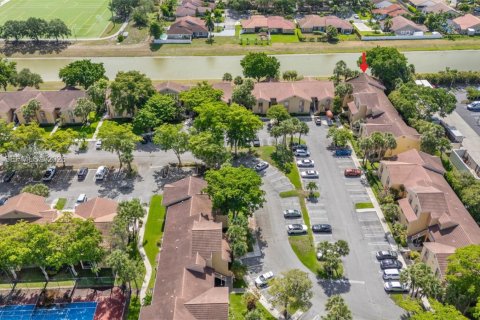 Copropriété à vendre à Coral Springs, Floride: 2 chambres, 96.99 m2 № 2168110 - photo 2
