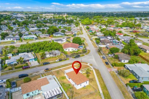 Casa en venta en Miami, Florida, 3 dormitorios, 90.58 m2 № 1684027 - foto 18