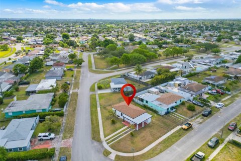 Casa en venta en Miami, Florida, 3 dormitorios, 90.58 m2 № 1684027 - foto 20