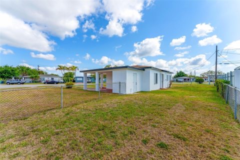 Casa en venta en Miami, Florida, 3 dormitorios, 90.58 m2 № 1684027 - foto 16
