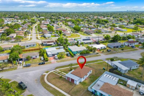 Casa en venta en Miami, Florida, 3 dormitorios, 90.58 m2 № 1684027 - foto 19