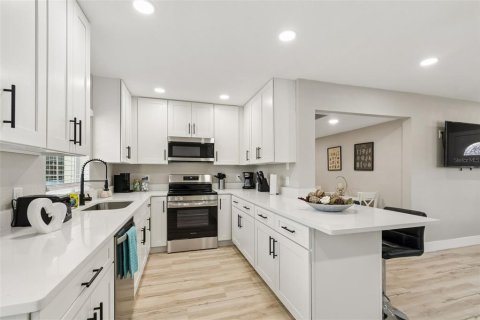 Villa ou maison à louer à Tampa, Floride: 4 chambres, 124.4 m2 № 2289536 - photo 15