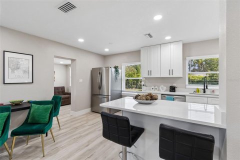 Villa ou maison à louer à Tampa, Floride: 4 chambres, 124.4 m2 № 2289536 - photo 12