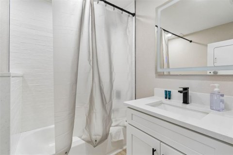 Villa ou maison à louer à Tampa, Floride: 4 chambres, 124.4 m2 № 2289536 - photo 29