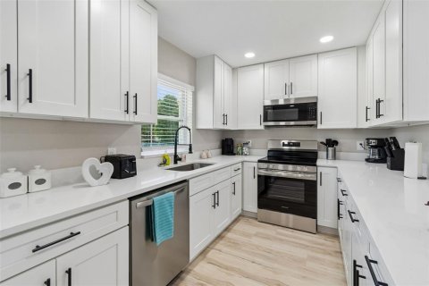 Villa ou maison à louer à Tampa, Floride: 4 chambres, 124.4 m2 № 2289536 - photo 17
