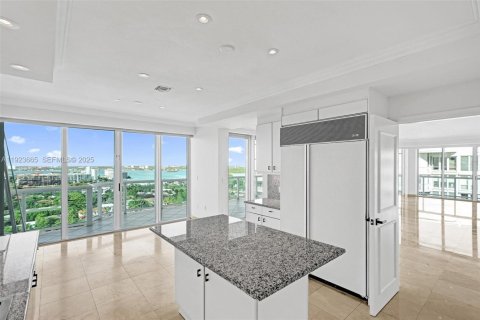 Copropriété à louer à Bal Harbour, Floride: 2 chambres, 288.93 m2 № 1982825 - photo 2