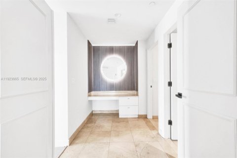 Copropriété à louer à Bal Harbour, Floride: 2 chambres, 288.93 m2 № 1982825 - photo 25