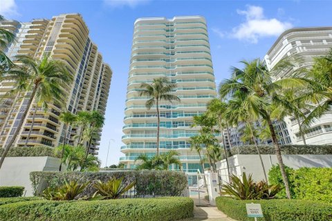 Copropriété à louer à Bal Harbour, Floride: 2 chambres, 288.93 m2 № 1982825 - photo 1