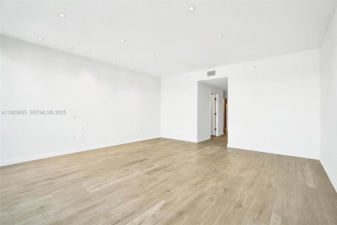 Copropriété à louer à Bal Harbour, Floride: 2 chambres, 288.93 m2 № 1982825 - photo 24