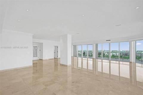 Copropriété à louer à Bal Harbour, Floride: 2 chambres, 288.93 m2 № 1982825 - photo 4