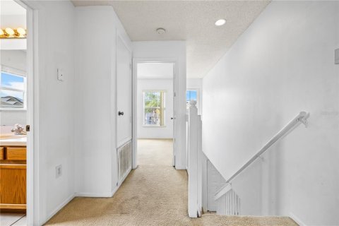 Townhouse in Orlando, Florida 4 bedrooms, 170.66 sq.m. № 2094479 - photo 15