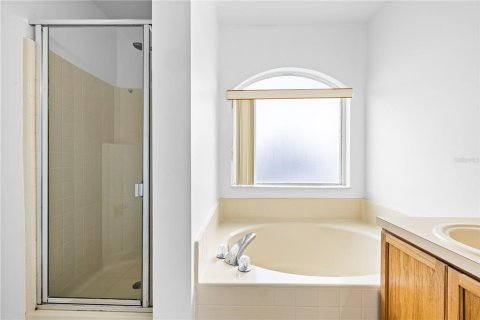 Townhouse in Orlando, Florida 4 bedrooms, 170.66 sq.m. № 2094479 - photo 20
