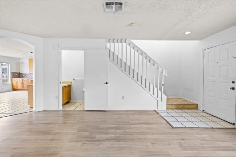 Townhouse in Orlando, Florida 4 bedrooms, 170.66 sq.m. № 2094479 - photo 6