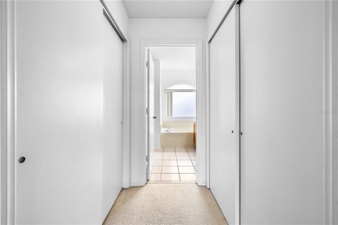 Townhouse in Orlando, Florida 4 bedrooms, 170.66 sq.m. № 2094479 - photo 18
