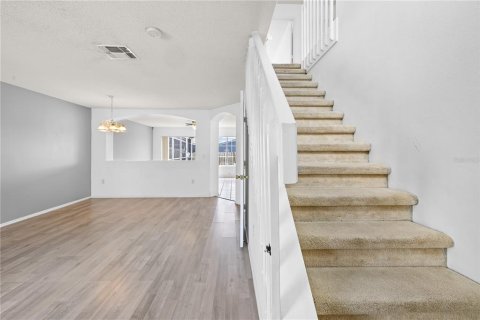 Townhouse in Orlando, Florida 4 bedrooms, 170.66 sq.m. № 2094479 - photo 4