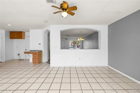 Townhouse in Orlando, Florida 4 bedrooms, 170.66 sq.m. № 2094479 - photo 9