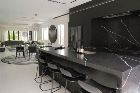 Купить виллу или дом в Майами, Флорида 4 спальни, 182.83м2, № 1933398 - фото 4