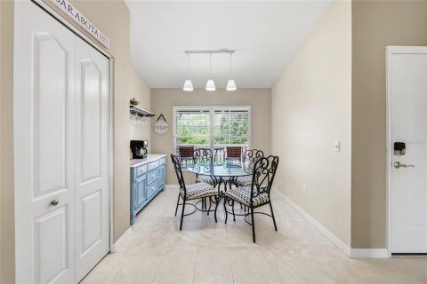 Condo in Sarasota, Florida, 2 bedrooms  № 2398914 - photo 18