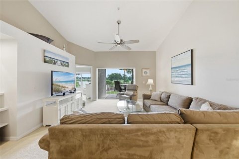 Condo in Sarasota, Florida, 2 bedrooms  № 2398914 - photo 7
