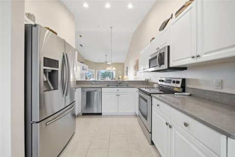 Condo in Sarasota, Florida, 2 bedrooms  № 2398914 - photo 14