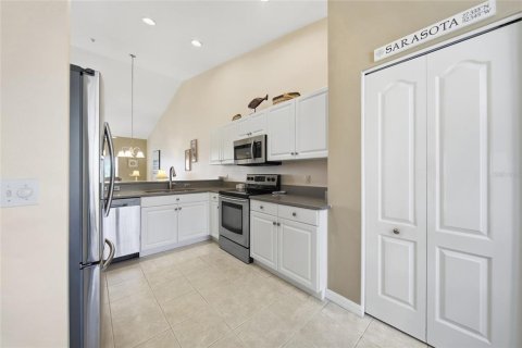 Condo in Sarasota, Florida, 2 bedrooms  № 2398914 - photo 16
