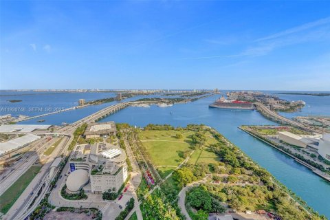 Condominio en venta en Miami, Florida, 4 dormitorios, 427.35 m2 № 2034387 - foto 5