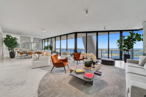 Condominio en Miami, Florida, 4 dormitorios  № 2034387