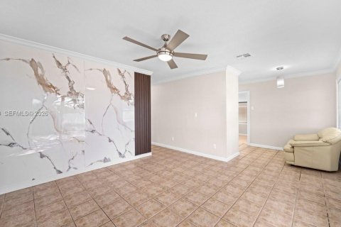 House in Port Charlotte, Florida 2 bedrooms, 136.57 sq.m. № 2019611 - photo 16