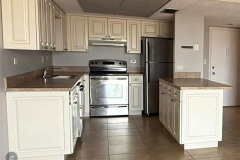 Condominio en alquiler en Treasure Island, Florida, 1 dormitorio, 82.22 m2 № 1824681 - foto 10