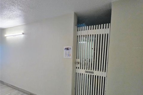 Condominio en alquiler en Treasure Island, Florida, 1 dormitorio, 82.22 m2 № 1824681 - foto 21