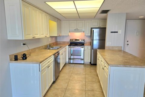 Condominio en alquiler en Treasure Island, Florida, 1 dormitorio, 82.22 m2 № 1824681 - foto 4