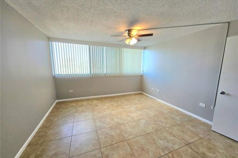 Condominio en alquiler en Treasure Island, Florida, 1 dormitorio, 82.22 m2 № 1824681 - foto 13