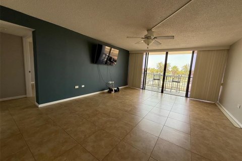 Condominio en alquiler en Treasure Island, Florida, 1 dormitorio, 82.22 m2 № 1824681 - foto 8