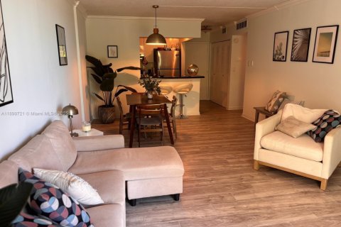 Copropriété à vendre à North Miami, Floride: 1 chambre, 69.68 m2 № 1950782 - photo 2