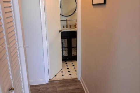 Copropriété à vendre à North Miami, Floride: 1 chambre, 69.68 m2 № 1950782 - photo 6