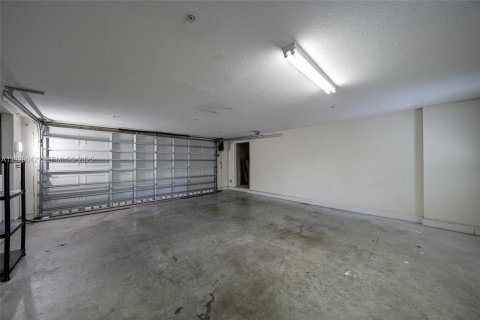 Touwnhouse à louer à Miami, Floride: 2 chambres, 109.62 m2 № 1987822 - photo 27