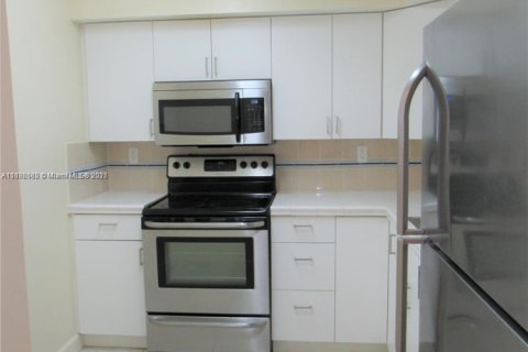 Copropriété à louer à Sunny Isles Beach, Floride: 1 chambre, 65.96 m2 № 1948181 - photo 5