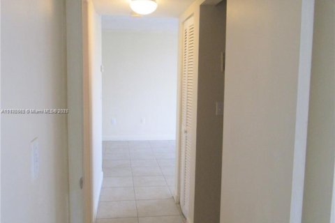 Copropriété à louer à Sunny Isles Beach, Floride: 1 chambre, 65.96 m2 № 1948181 - photo 11