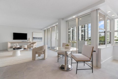 Condominio en venta en Fort Lauderdale, Florida, 2 dormitorios, 146.32 m2 № 2249464 - foto 8