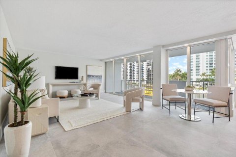 Condominio en Fort Lauderdale, Florida, 2 dormitorios № 2249464